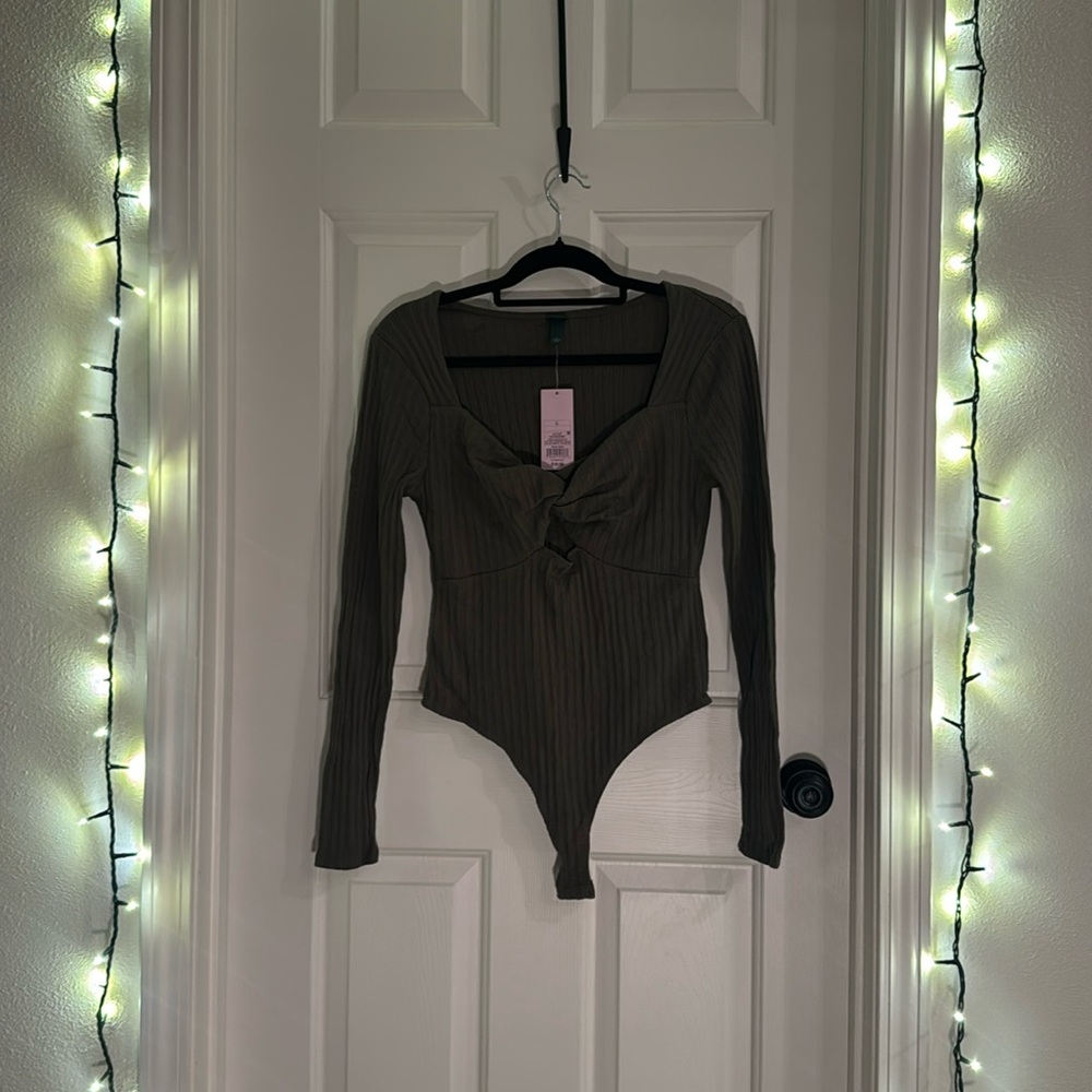 Long-Sleeved Green Bodysuit